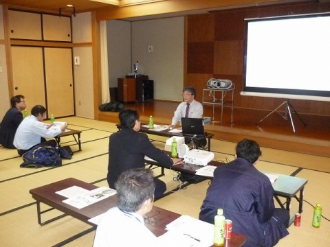 11月安全会議(山形県バス協会・栗田安全指導員講師を迎えて)